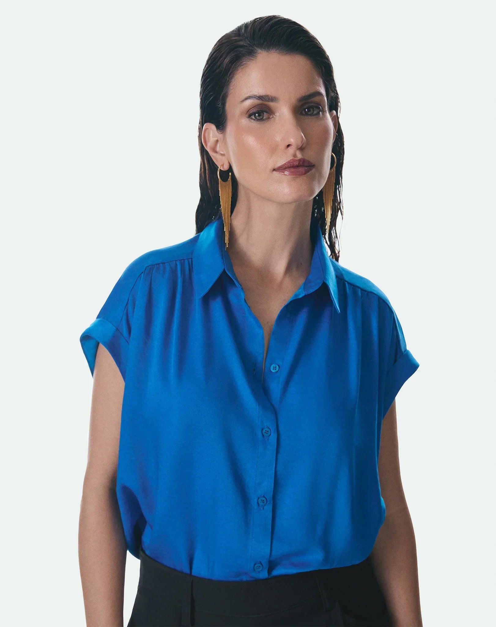 5 tipos de peças chave para montar o guarda-roupa noturno perfeito