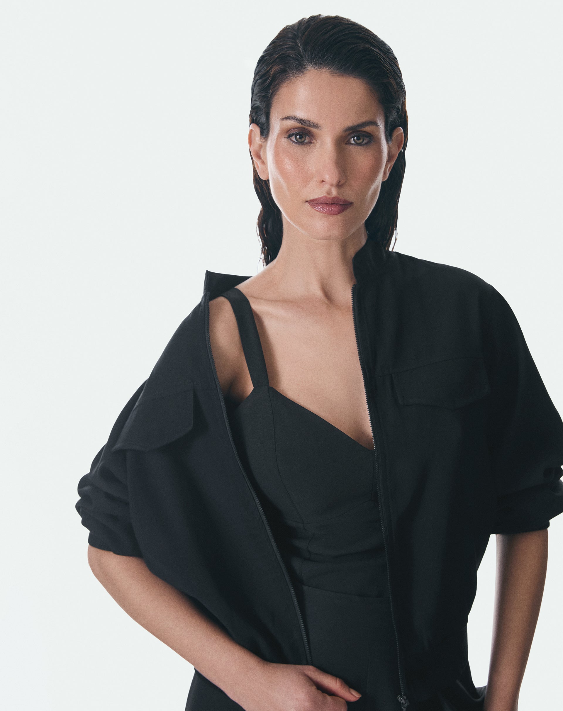 Do luar ao solar: inspirações de estilo para viver a cidade depois do pôr do sol usando esses looks