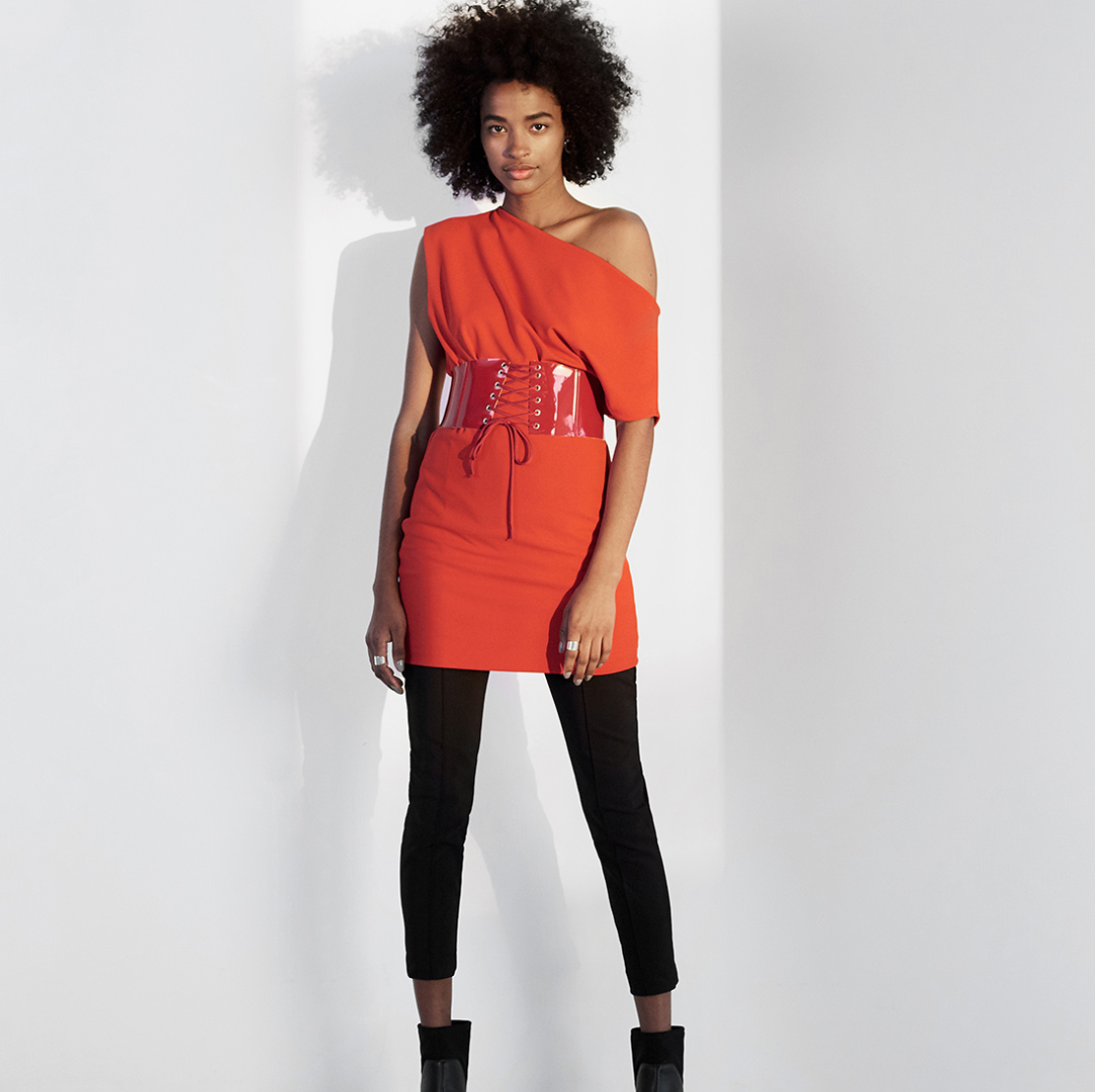 Tendência: Calça e Vestido na Mesma Produção