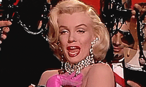 Pedraria no Look: Inspiração para usar pedras em rasteiras, acessórios e roupas