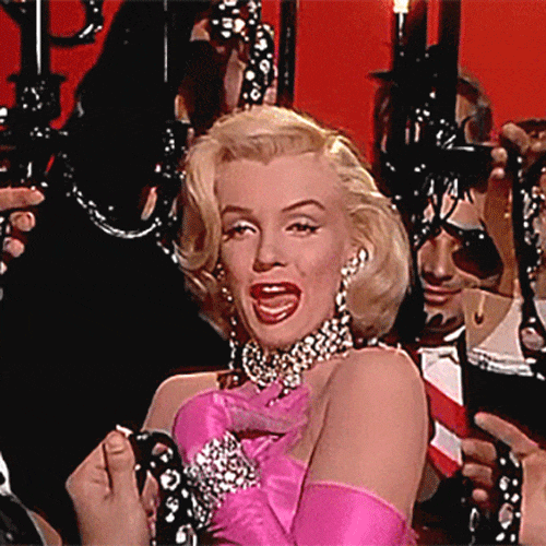 Pedraria no Look: Inspiração para usar pedras em rasteiras, acessórios e roupas