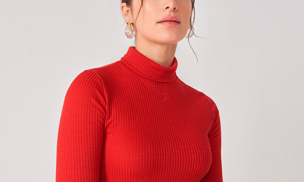 Looks com Blusa de Gola Alta: O Must-have do Inverno