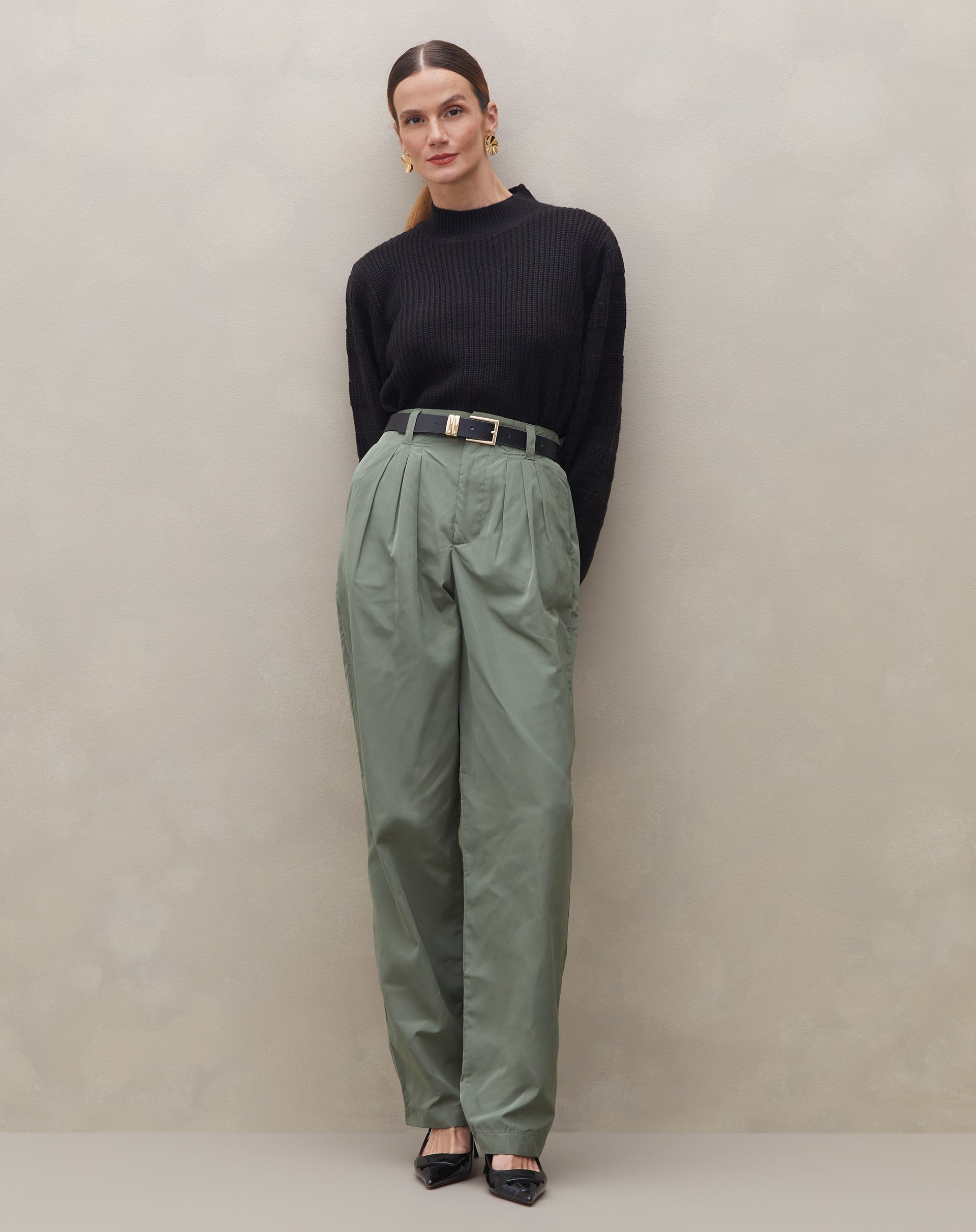 Calça Reta de Pregas Alfaiataria - Verde Militar