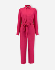 Bolso lateral do macacão cereja.