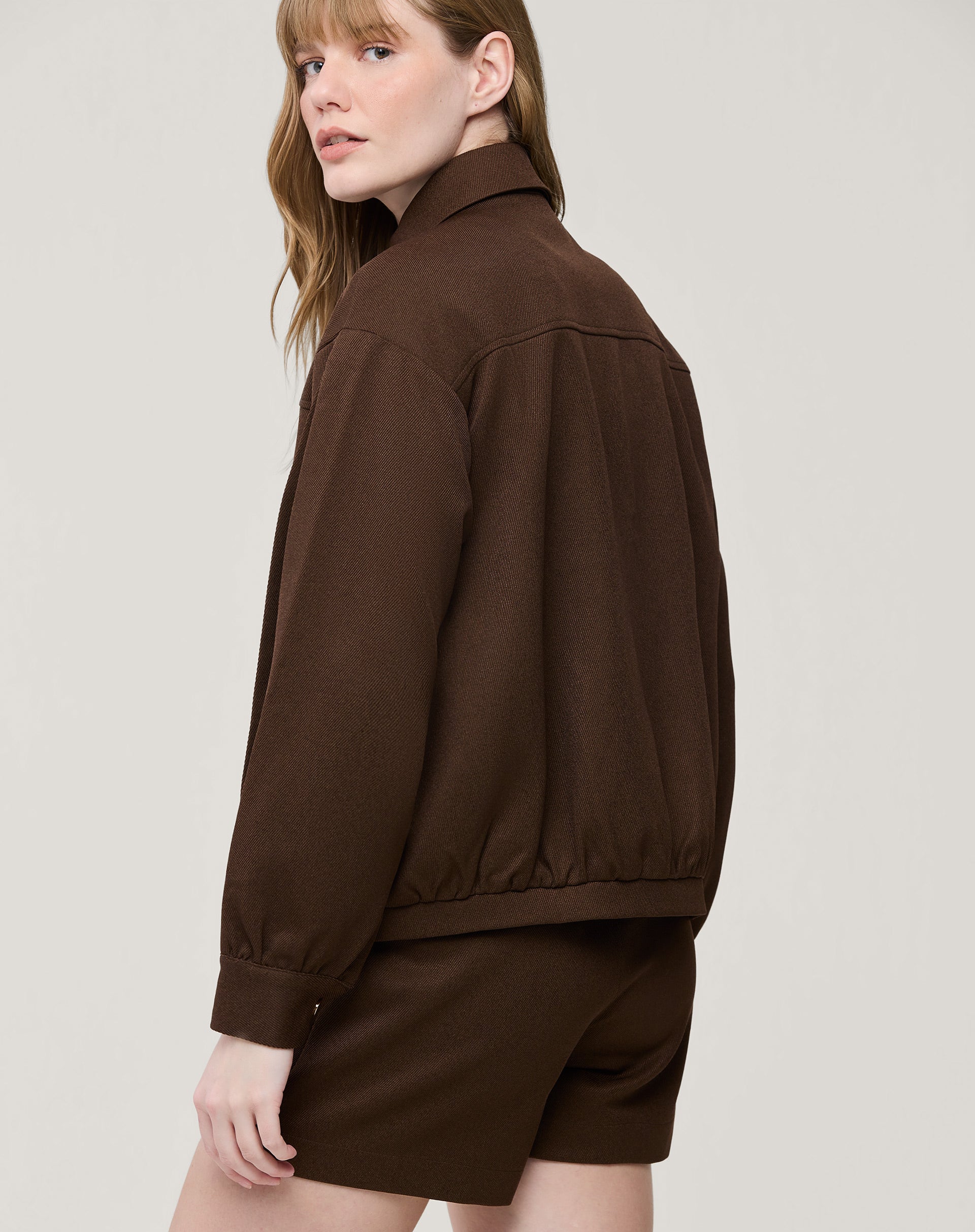 CASACO COM PUNHO LARGO - MARROM