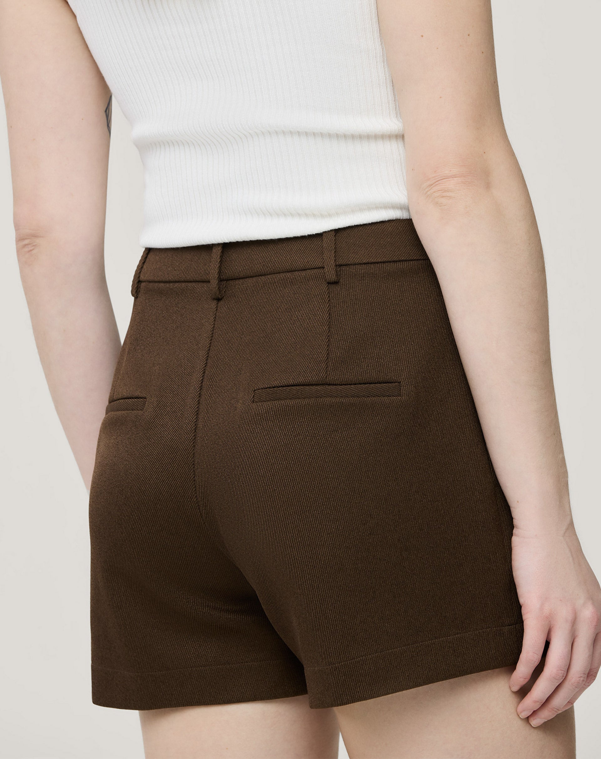 Shorts Cintura Média - Marrom