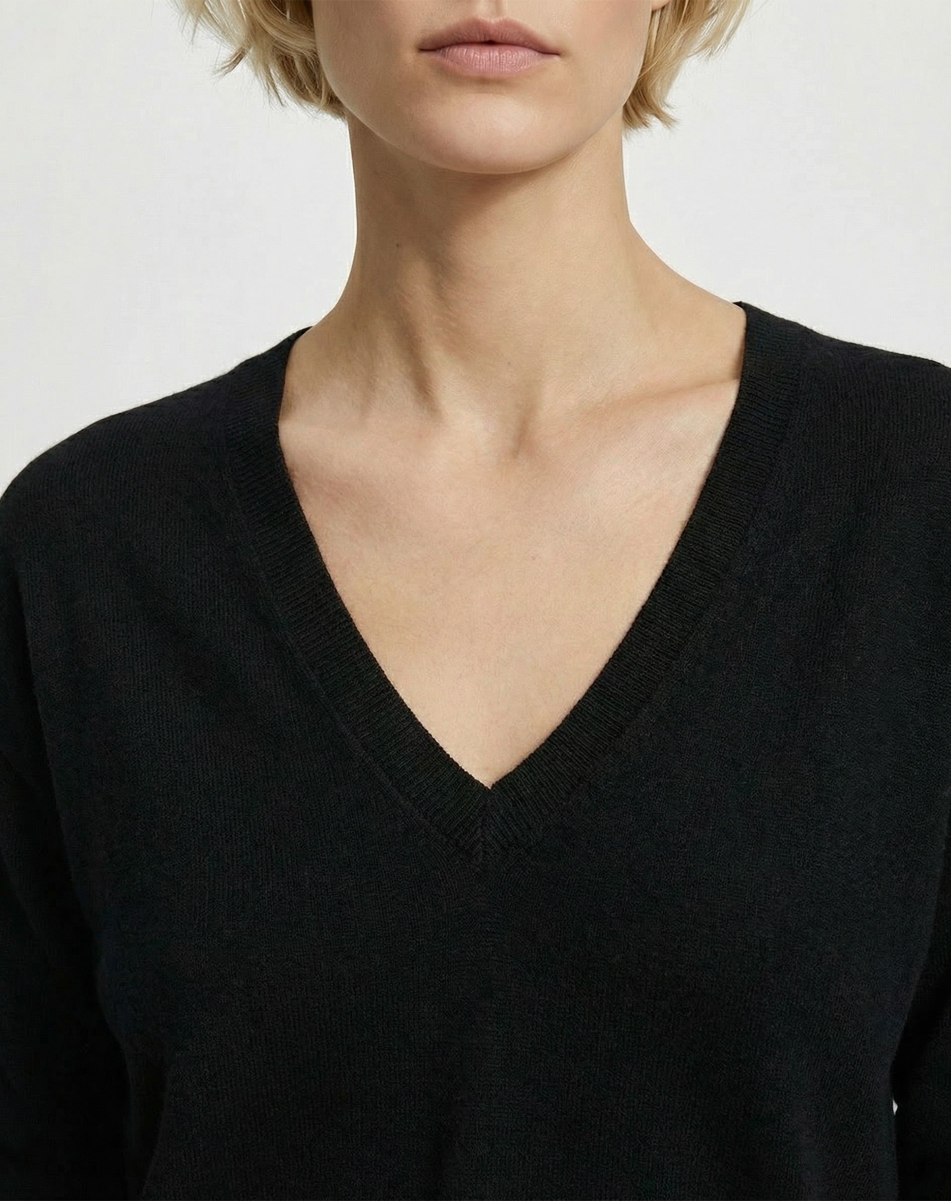 Suéter Cashmere Deluxe Gola V - Preto