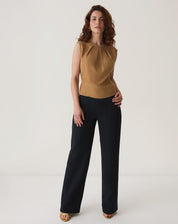 BLUSA COM PREGAS DE VISCOSE - MARROM