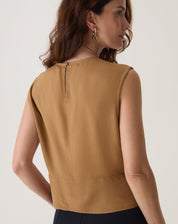 BLUSA COM PREGAS DE VISCOSE - MARROM