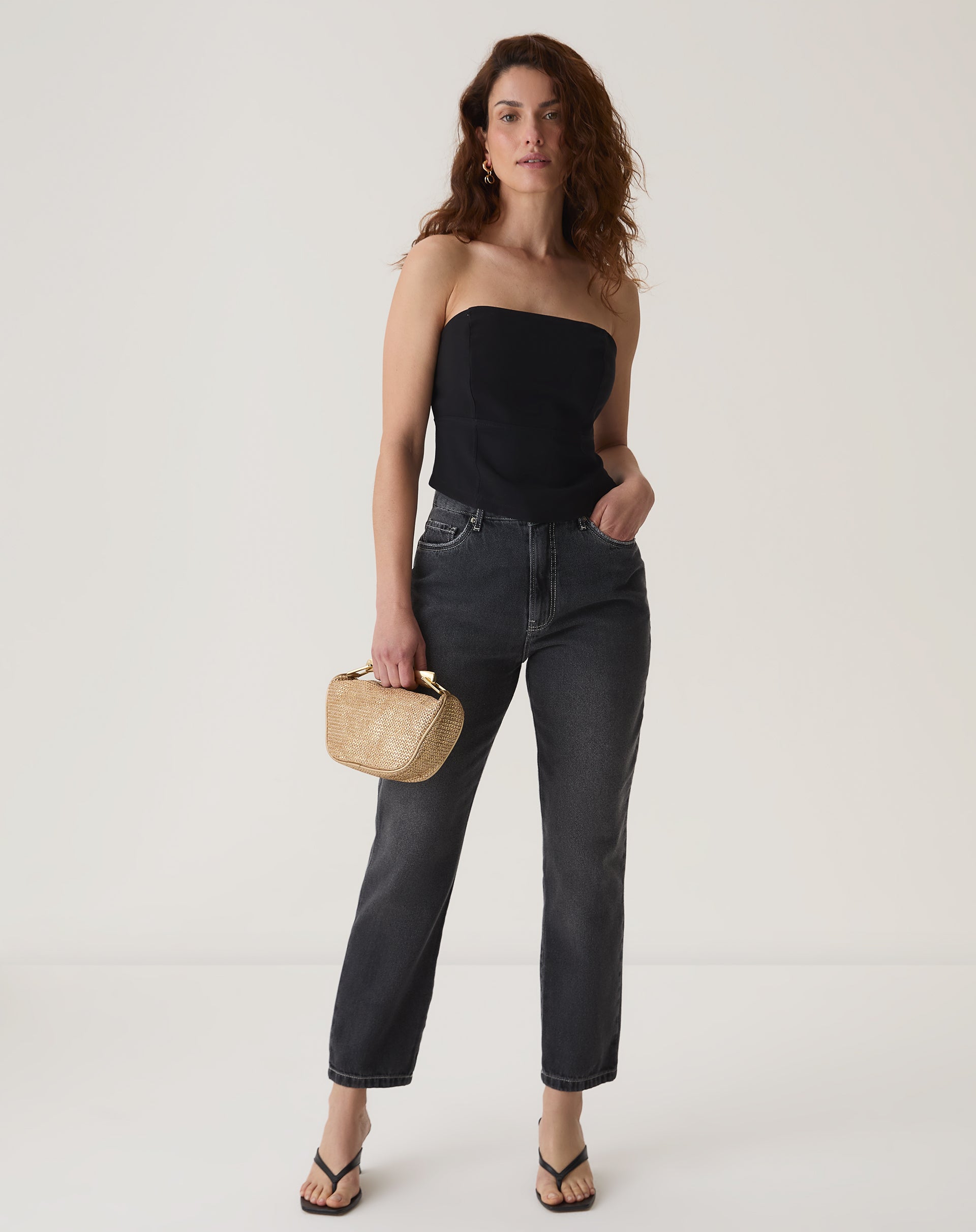 CALÇA MOM JEANS CROPPED - PRETO