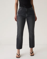 CALÇA MOM JEANS CROPPED - PRETO