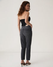 CALÇA MOM JEANS CROPPED - PRETO