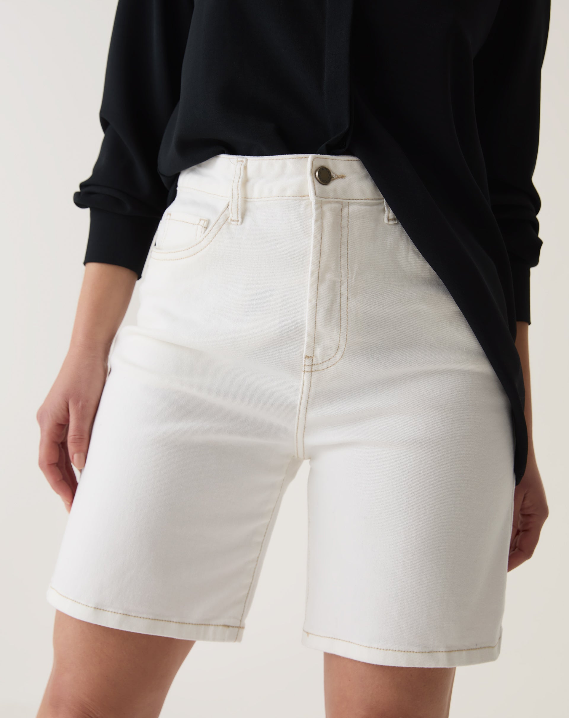 BERMUDA JEANS RETA - OFF-WHITE