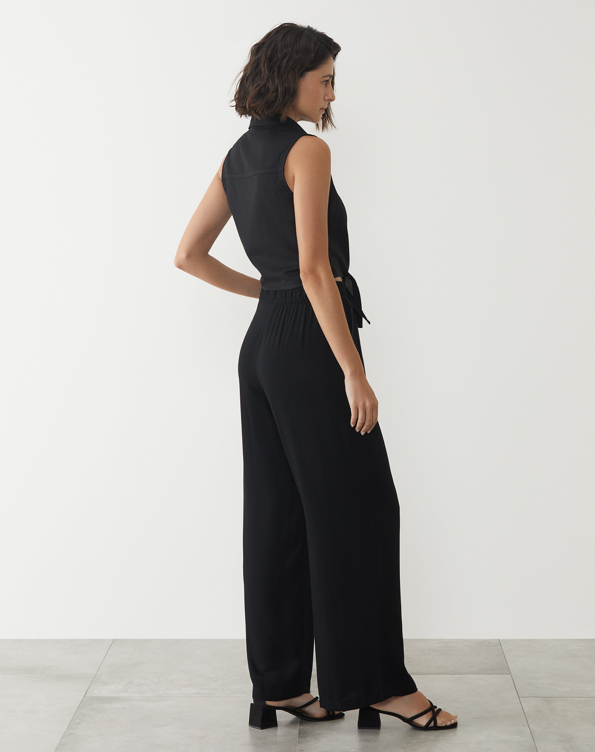 CALÇA VISCOSE CÓS ELÁSTICO COM FRISO - PRETO