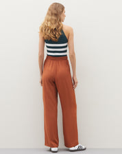 CALÇA VISCOSE CÓS ELÁSTICO COM FRISO - MARROM