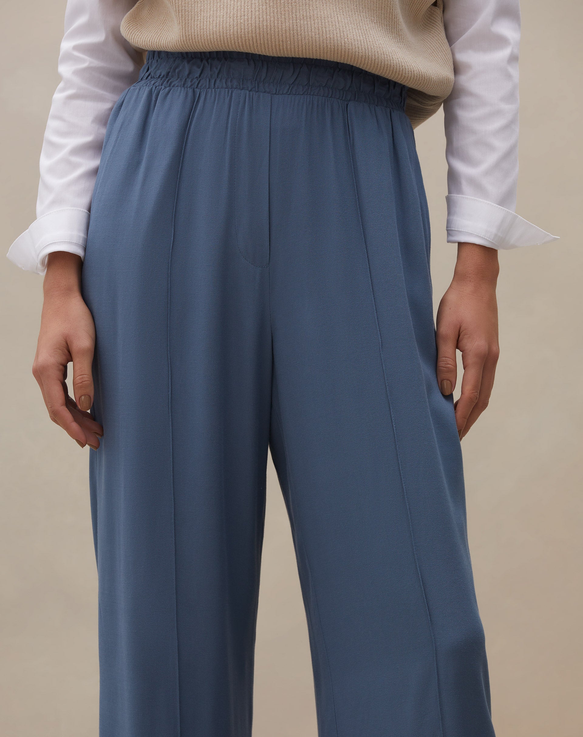 CALÇA VISCOSE CÓS ELÁSTICO COM FRISO - AZUL MÉDIO