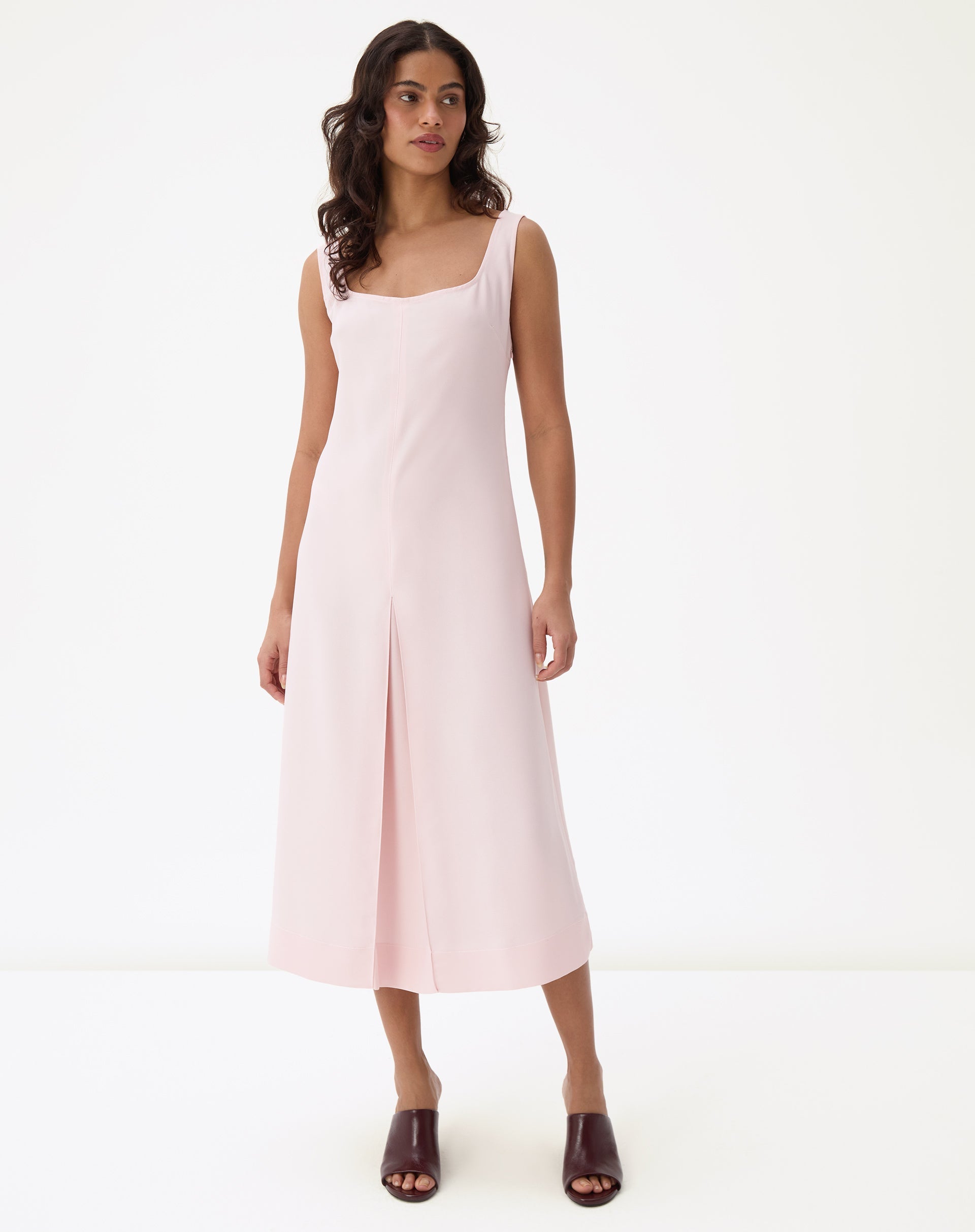51224857_0023_vestido-regata-alfaiataria-midi-rosa-claro_0_1a5d7b5c-5a12-4a62-bf46-7ccc88229cd6.jpg