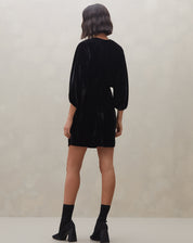 Vestido Curto Manga Longa de Veludo - Preto