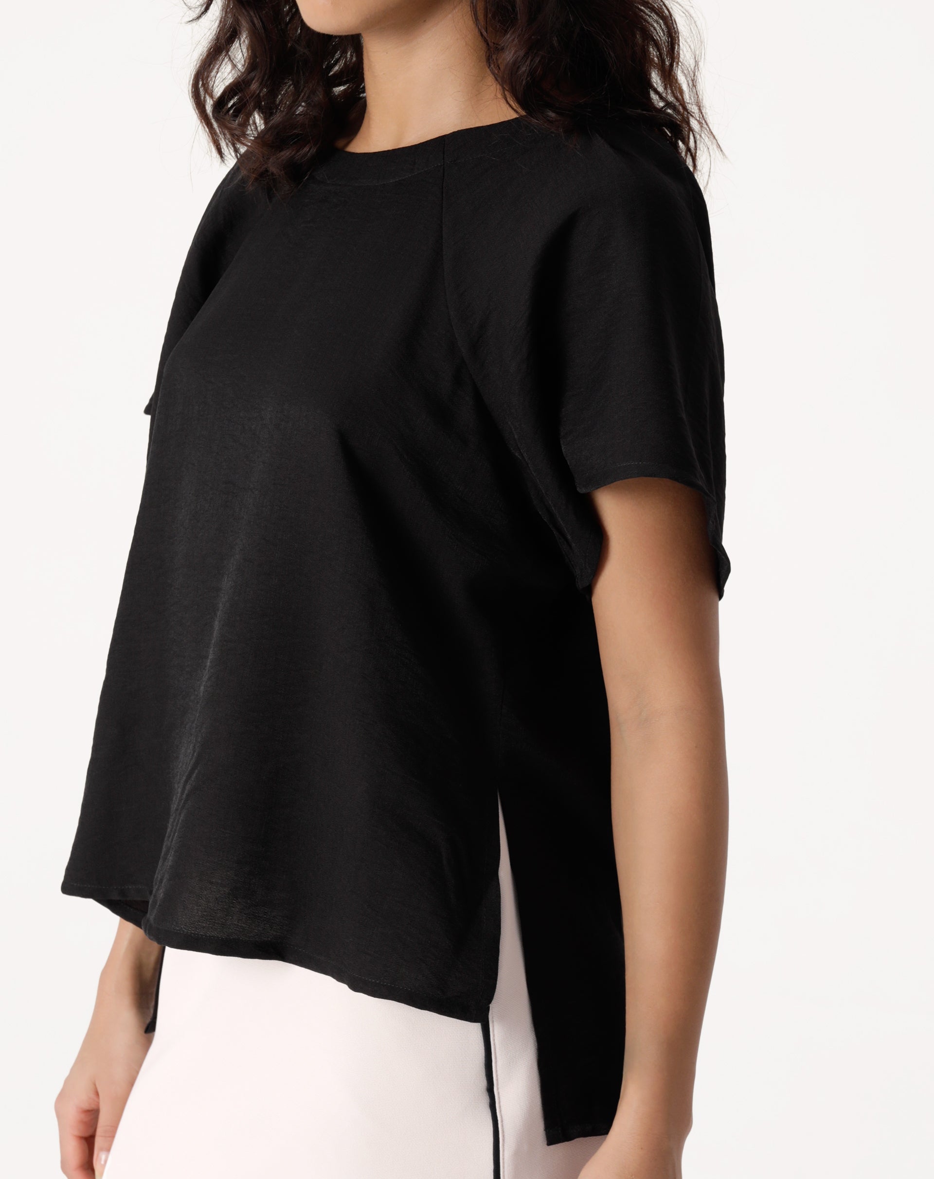 51225367_0002_blusa-ampla-de-manga-curta-preto_2_16d71f5b-96b7-41ce-85db-ab07de4bd2ad.jpg