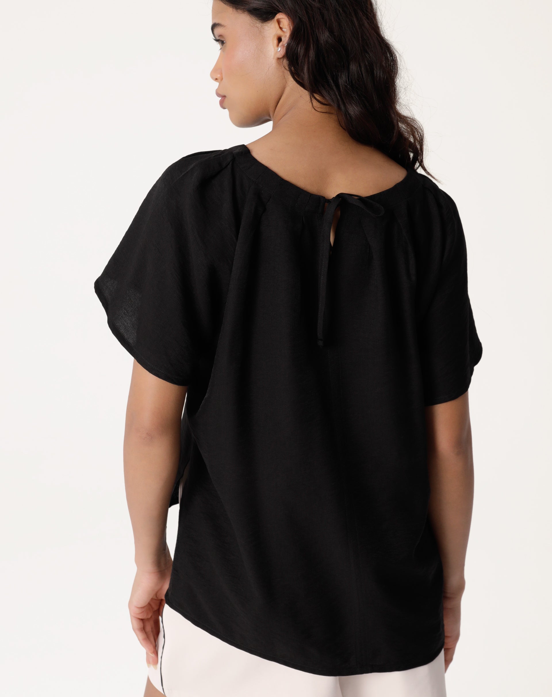51225367_0002_blusa-ampla-de-manga-curta-preto_3_908d6076-4081-43db-9dad-aa4403041403.jpg