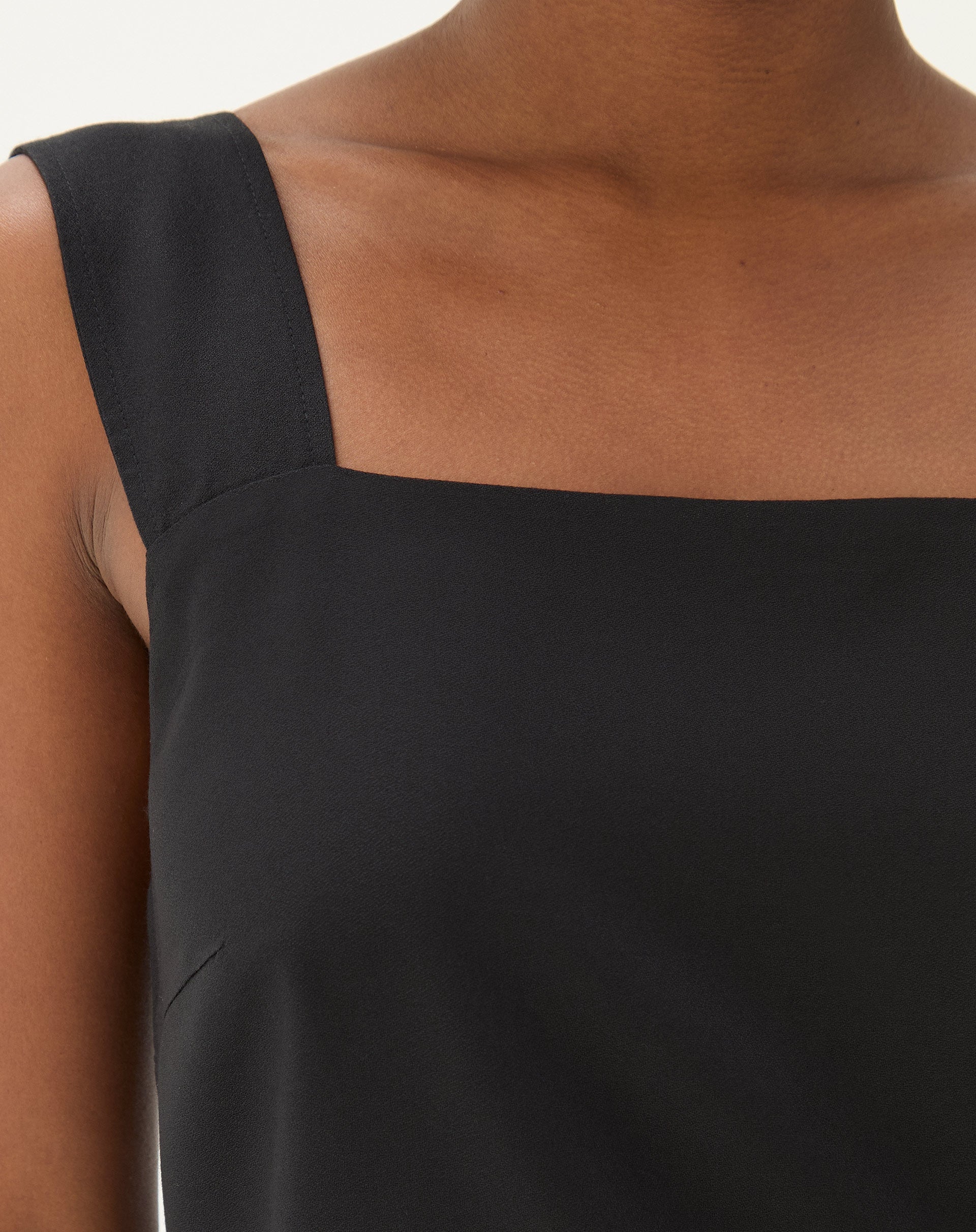 Vestido Regata Midi de Crepe  - Preto