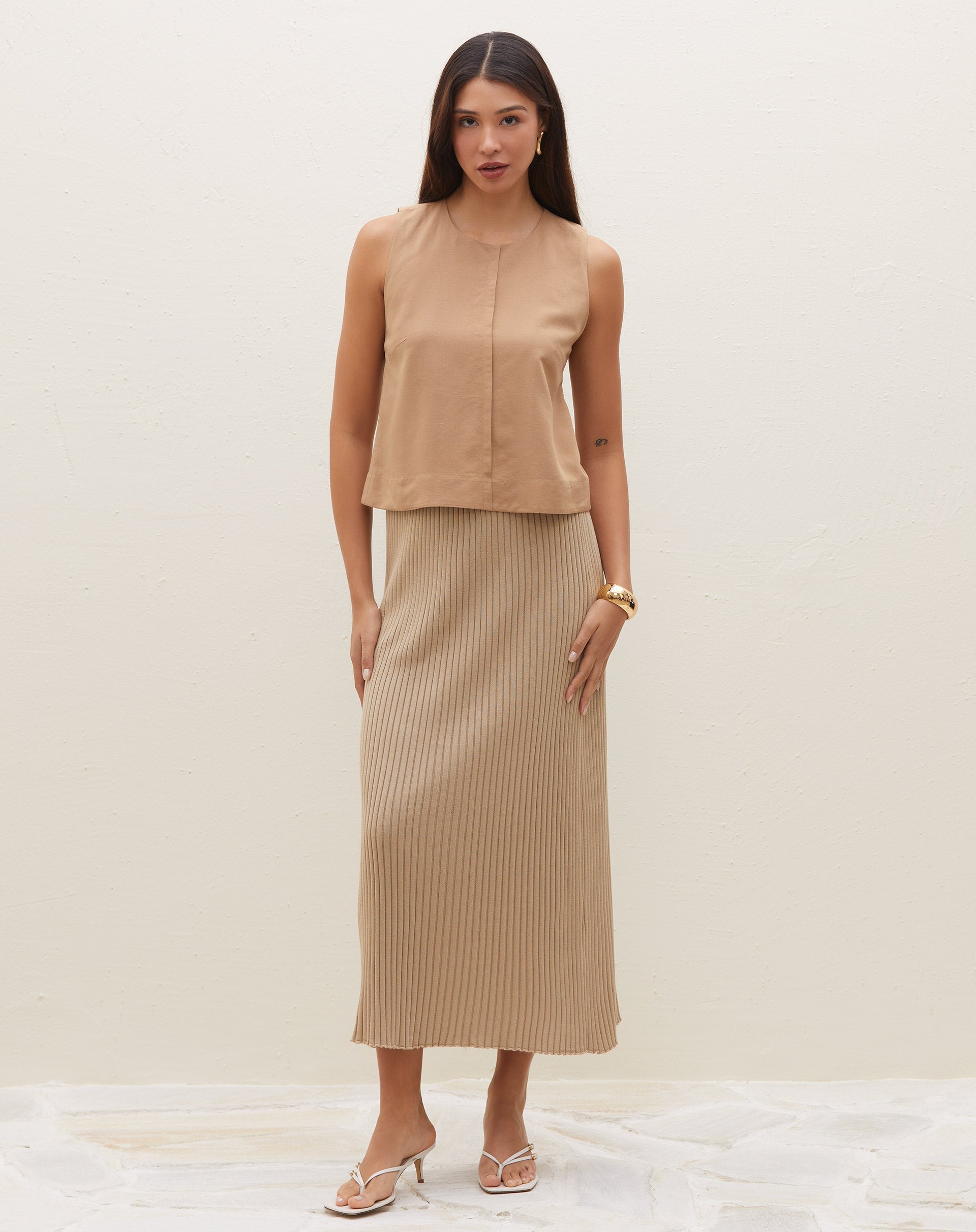 Regata Alças Largas com Recorte - Bege