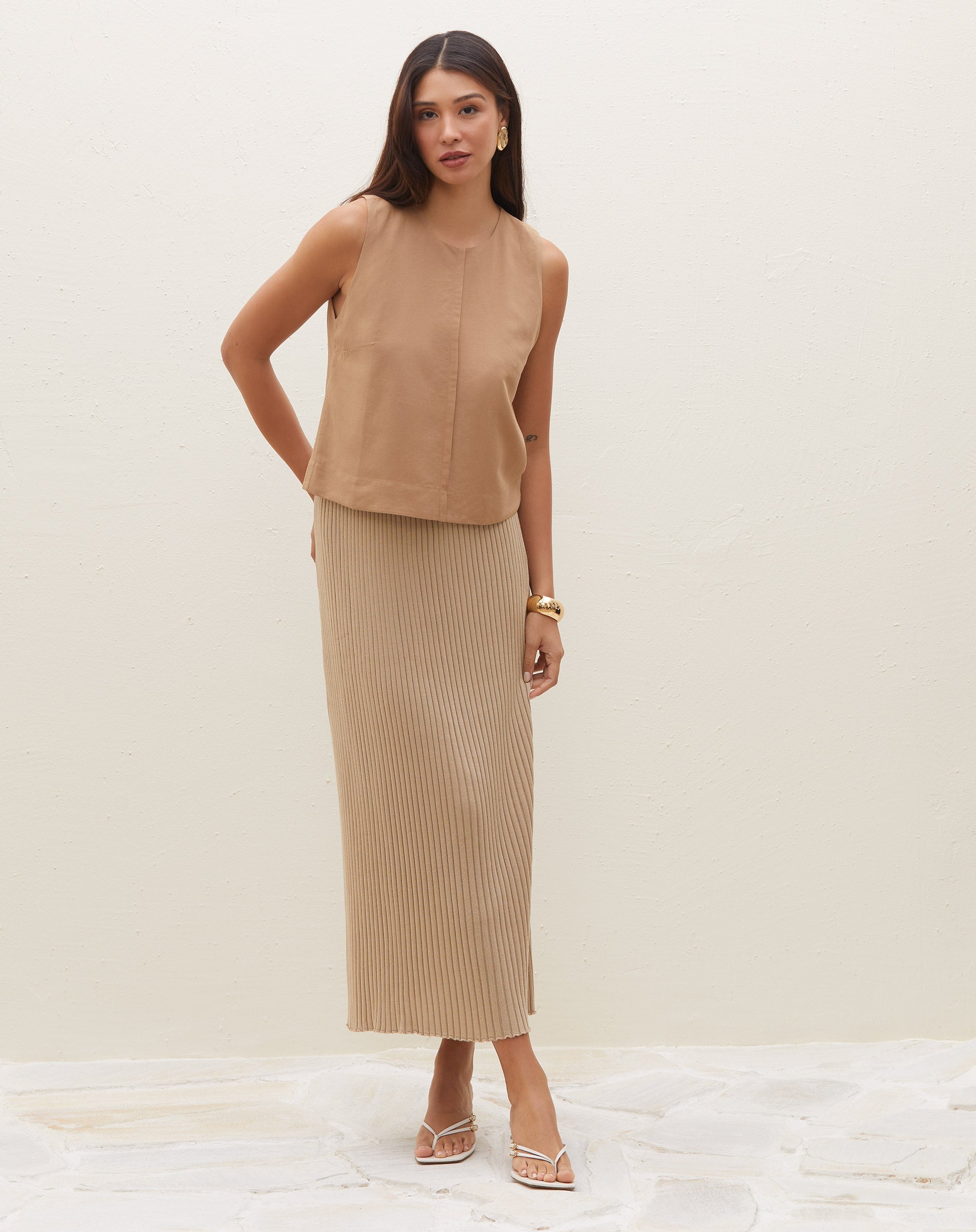 Regata Alças Largas com Recorte - Bege