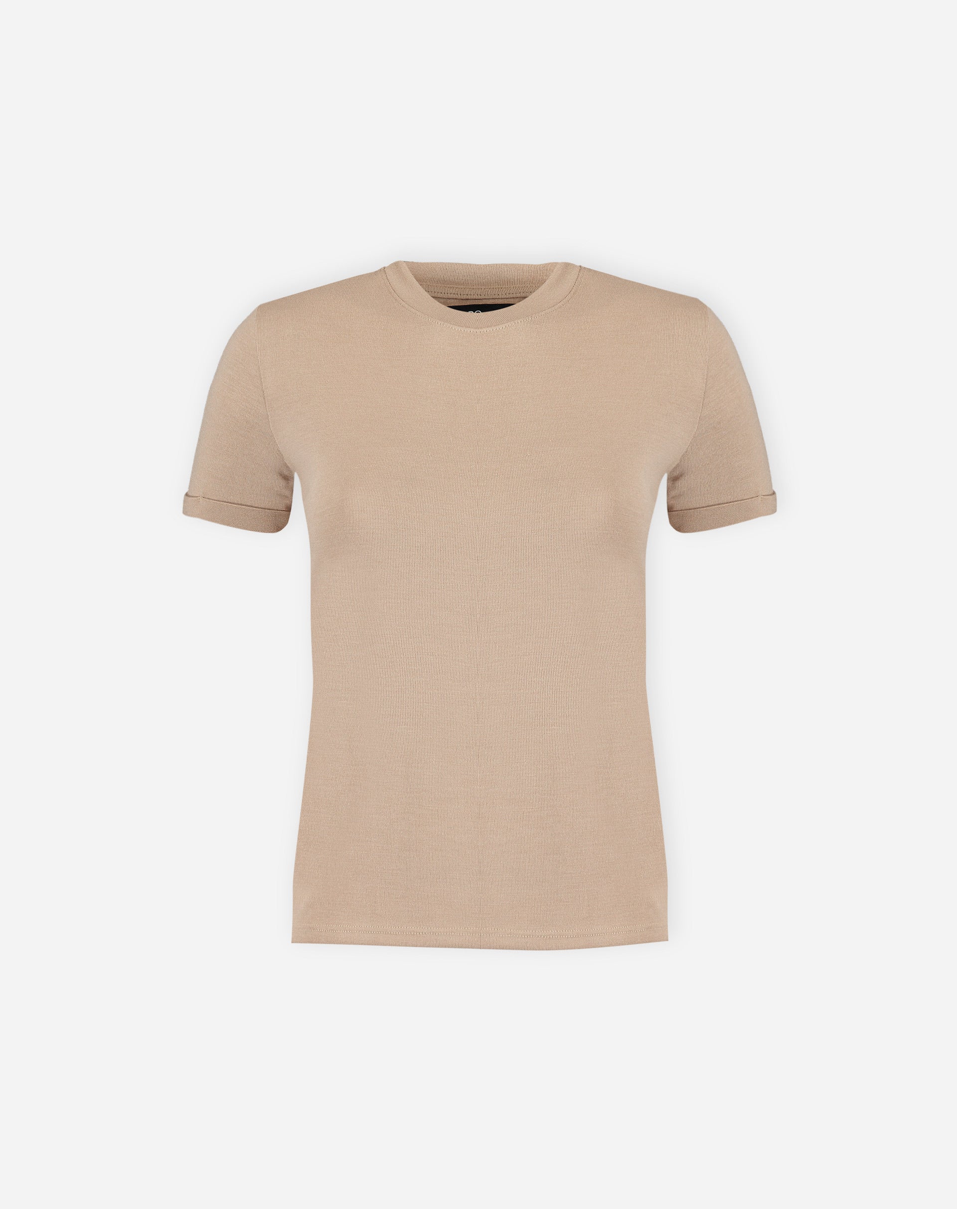 Camiseta de malha bege em fundo branco.