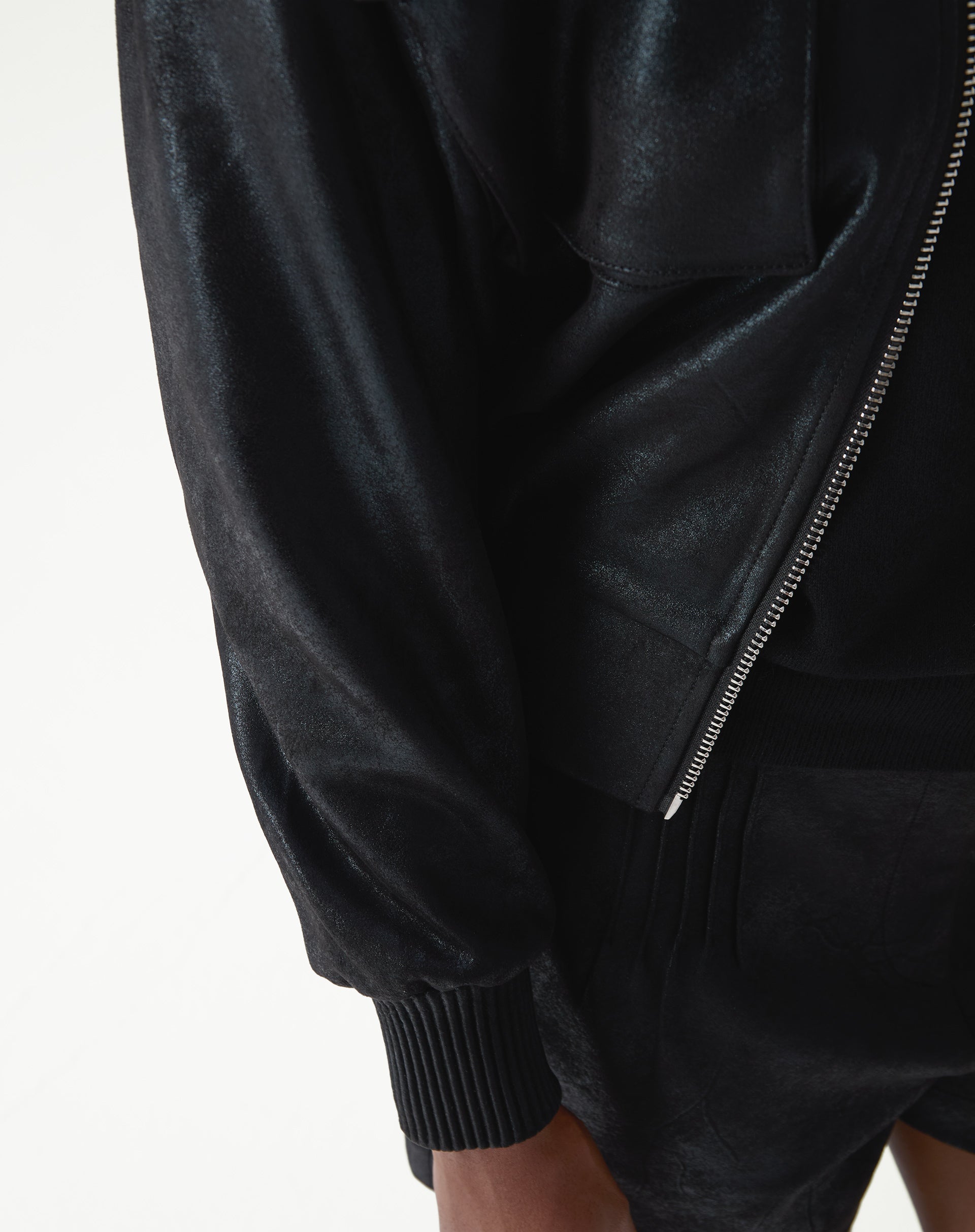 JAQUETA BOMBER METALIZADA - PRETO