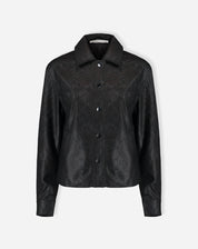 Apresentação do produto em fundo neutro, destacando detalhes da jaqueta frontal.