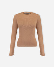 Vista reversa do suéter de tricô bege e seu ajuste clássico — ideal para diferentes ocasiões de moda.