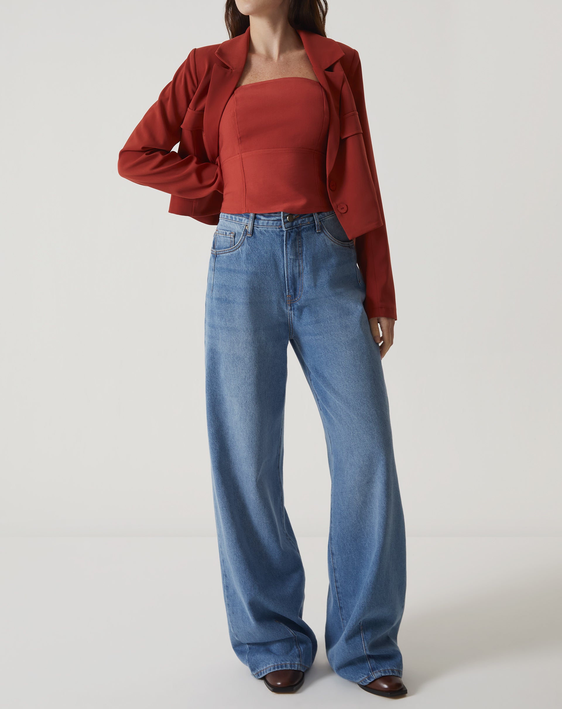 BLUSA SEM ALÇAS ALFAIATARIA - MARROM