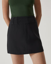 SAIA CURTA COM PASSANTES DE ALFAIATARIA - PRETO