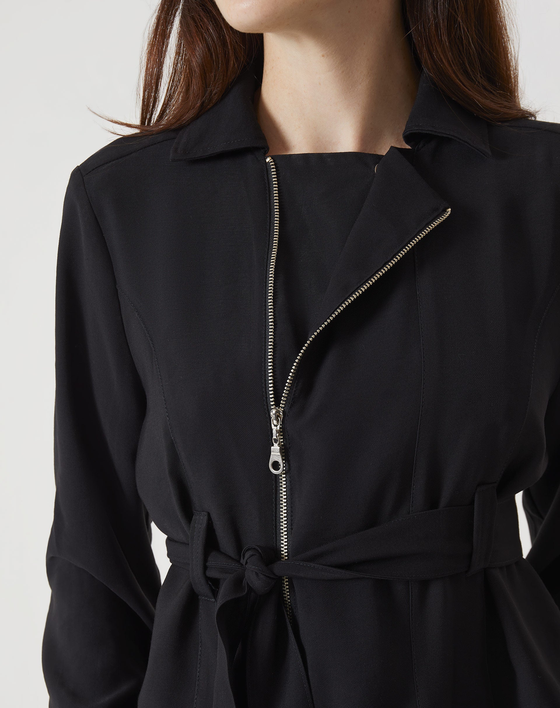 JAQUETA COM AMARRAÇÃO DE ALFAIATARIA - PRETO