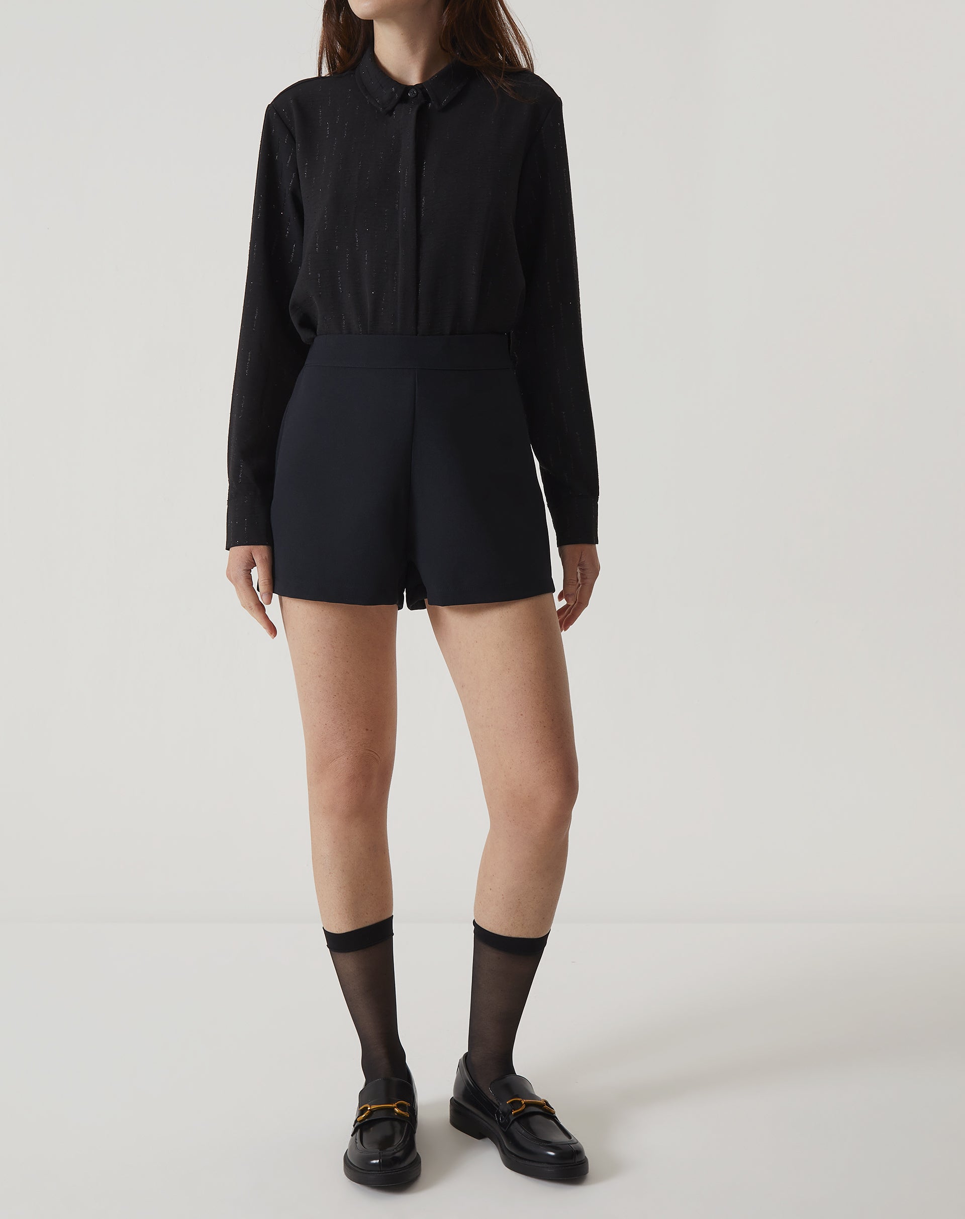 CAMISA MANGA LONGA BARRA ARREDONDADA - PRETO