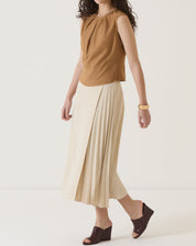 SAIA COM PREGAS DE ALFAIATARIA - AREIA