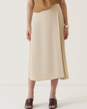 SAIA COM PREGAS DE ALFAIATARIA - AREIA