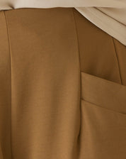 CALÇA COM BOLSOS DE ALFAIATARIA - MARROM