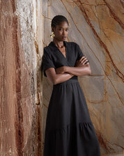 VESTIDO LONGO DECOTE V COM GOLA - PRETO